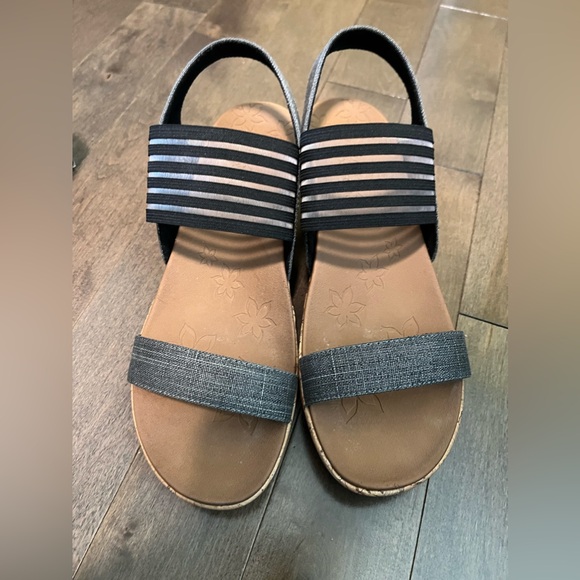 LAST CHANCE—NEW Sketchers sandals-wedge-size 10-Final price drop! - Picture 3 of 12